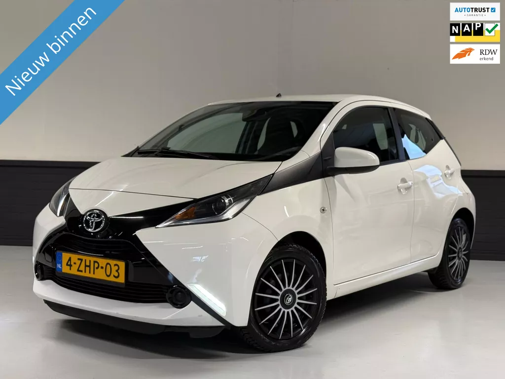 Toyota Aygo 1.0 VVT-i x-play Navi|Camera|Led!!