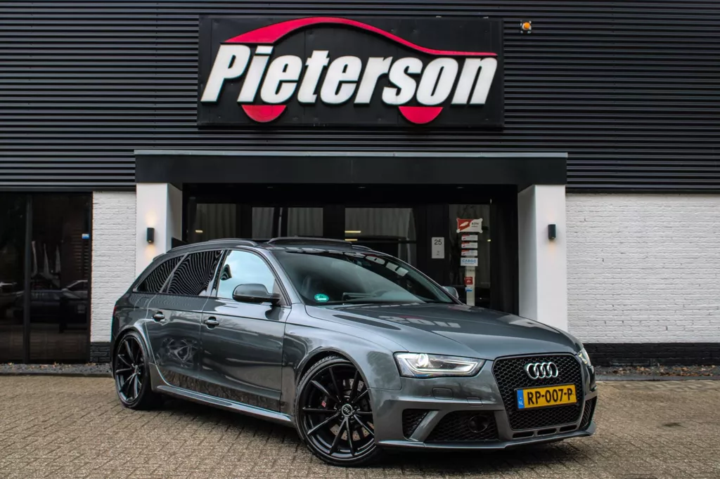 Audi RS4 Avant 4.2 FSI Quattro PANO ACC UNIEKE STAAT BOMVOL!