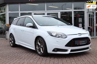 Ford Focus Wagon 2.0 EcoBoost ST-2 | RECARO LEDER | CLIMA | CAMERA | XENON | CRUISE |APK
