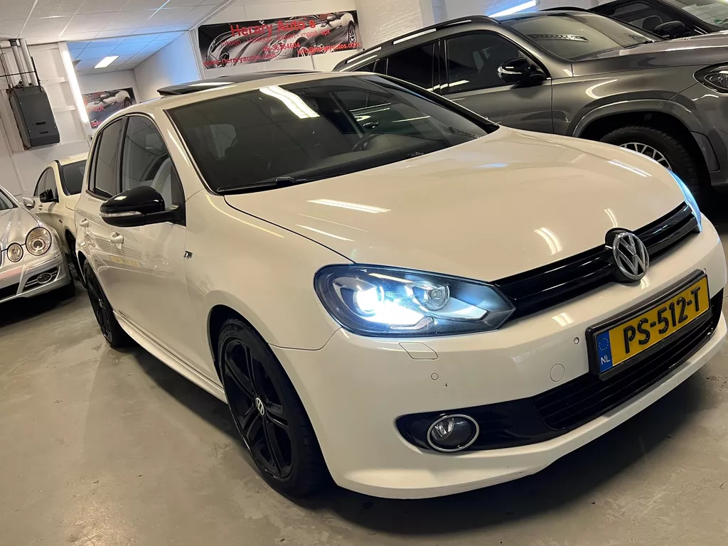 Volkswagen Golf 2.0 TDI R-LINE 5-DOORS NAVI PANO LEDER