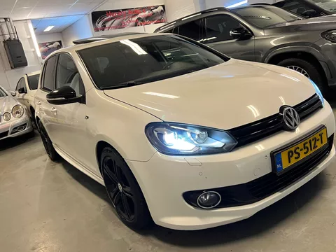 Volkswagen Golf 2.0 TDI R-LINE 5-DOORS NAVI PANO LEDER