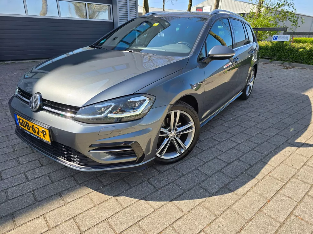 Volkswagen Golf GOLF1.5 TSI R LINE