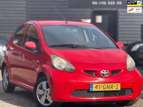 Toyota Aygo 1.0-12V +|AUTOMAAT|Airco|Lichtmetalen velgen Toyota Aygo 1.0-12V +|AUTOMAAT|Airco|Lichtmetalen velgen