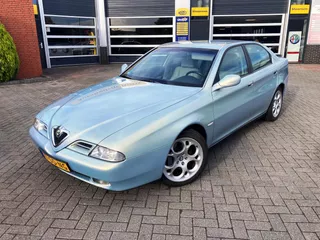 Alfa Romeo 166 2.5 V6 Sportronic Zeer unieke verschijning, mooie youngtimer