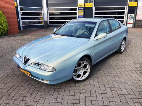 Alfa Romeo 166 2.5 V6 Sportronic Zeer unieke verschijning, mooie youngtimer