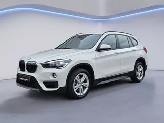 BMW X1 sDrive18i Executive /Apple Carplay/Climate Control/Cruise Control/ParkeerSensoren V+A/NAVI/17'' LMV/Trekhaak Afneembaar/(METGARANTIE*)
