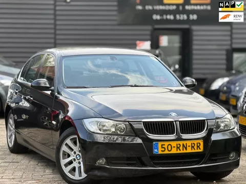 BMW 3-serie 320i|Airco|Cruise|Lichtmetalen velgen BMW 3-serie 320i|Airco|Cruise|Lichtmetalen velgen