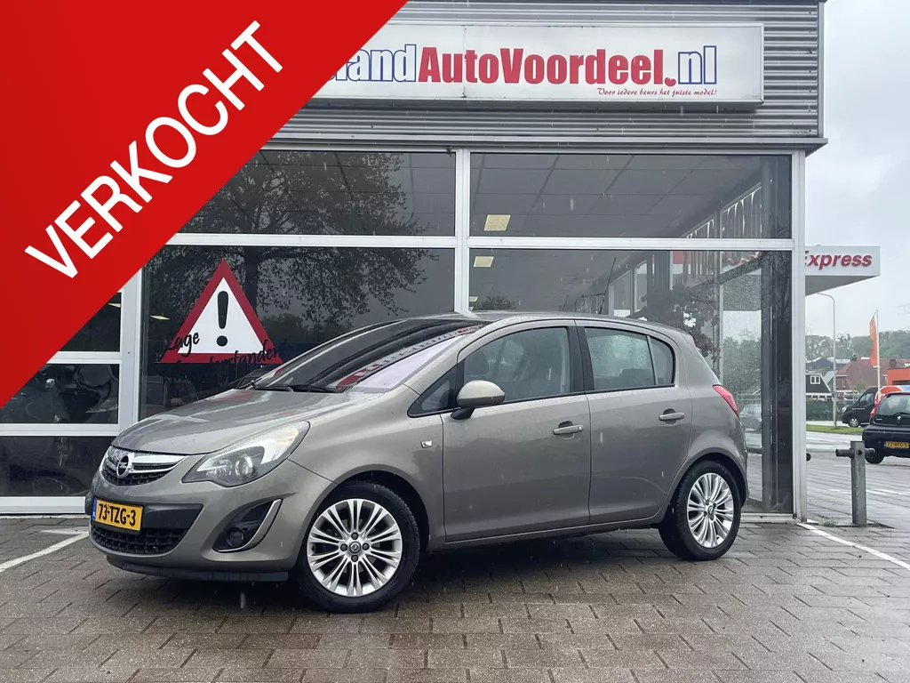 Opel Corsa 1.4-16V Cosmo Automaat / Vol opties / Fietsendrager / 2012