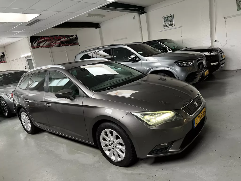 Seat Leon ST 1.6 TDI Style Navi Clima Leder LED