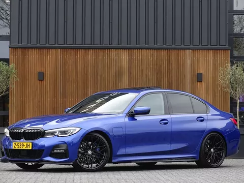 BMW 3 Serie 330e 292PK / High Executive / M-sport / LASER BMW 3 Serie 330e 292PK / High Executive / M-sport / LASER