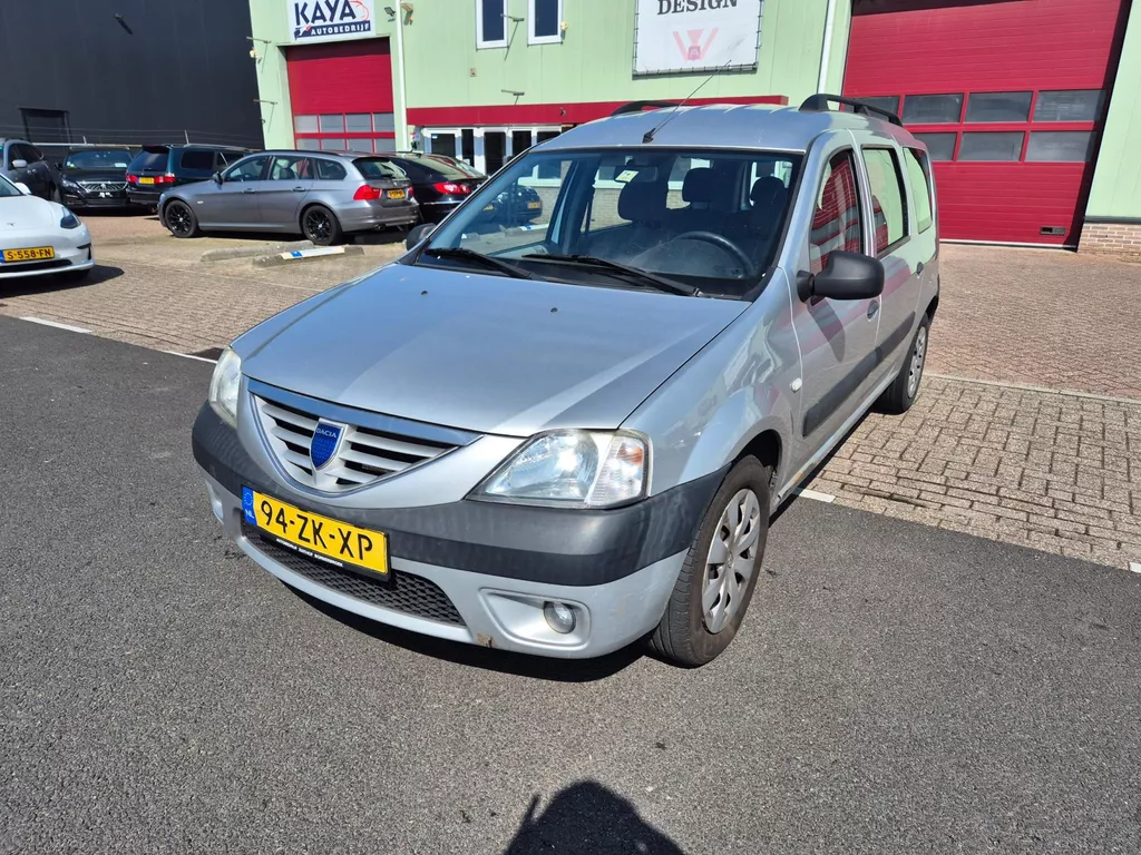 Dacia Logan MCV 1.6 Laur&eacute;ate Airco Nap