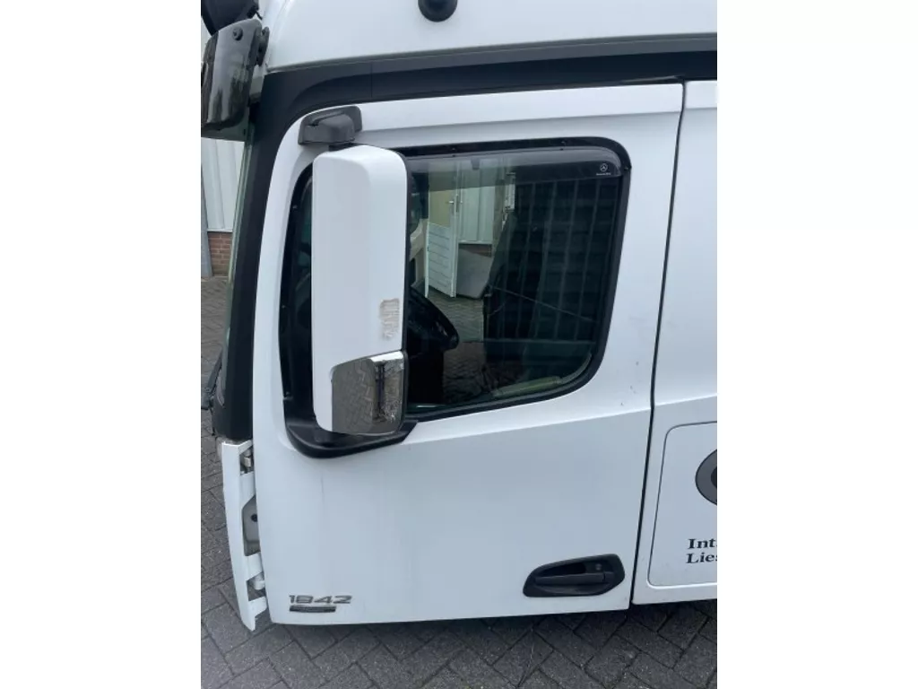 Mercedes-Benz A 9607202303 PORTIER LINKS INCLUSIEF SPIEGEL