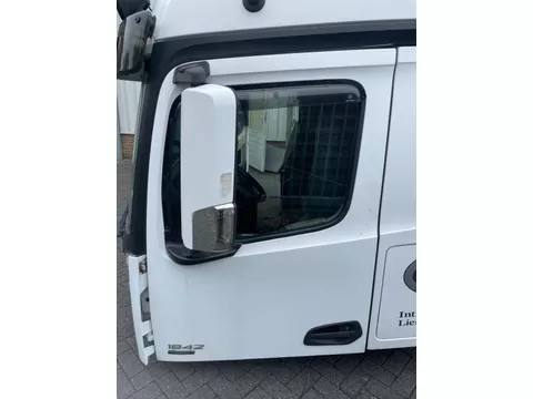 Mercedes-Benz A 9607202303 PORTIER LINKS INCLUSIEF SPIEGEL