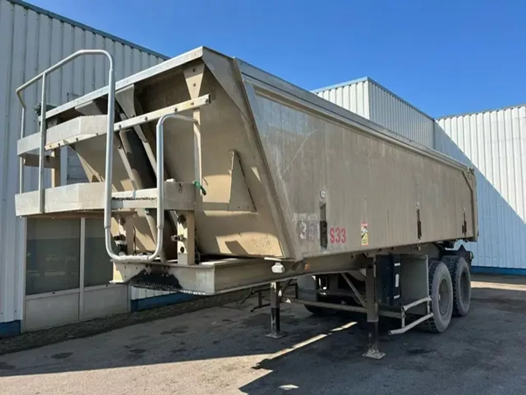 Benalu 2 Axle Alu Tipper , Spring Suspension , Drum Brakes