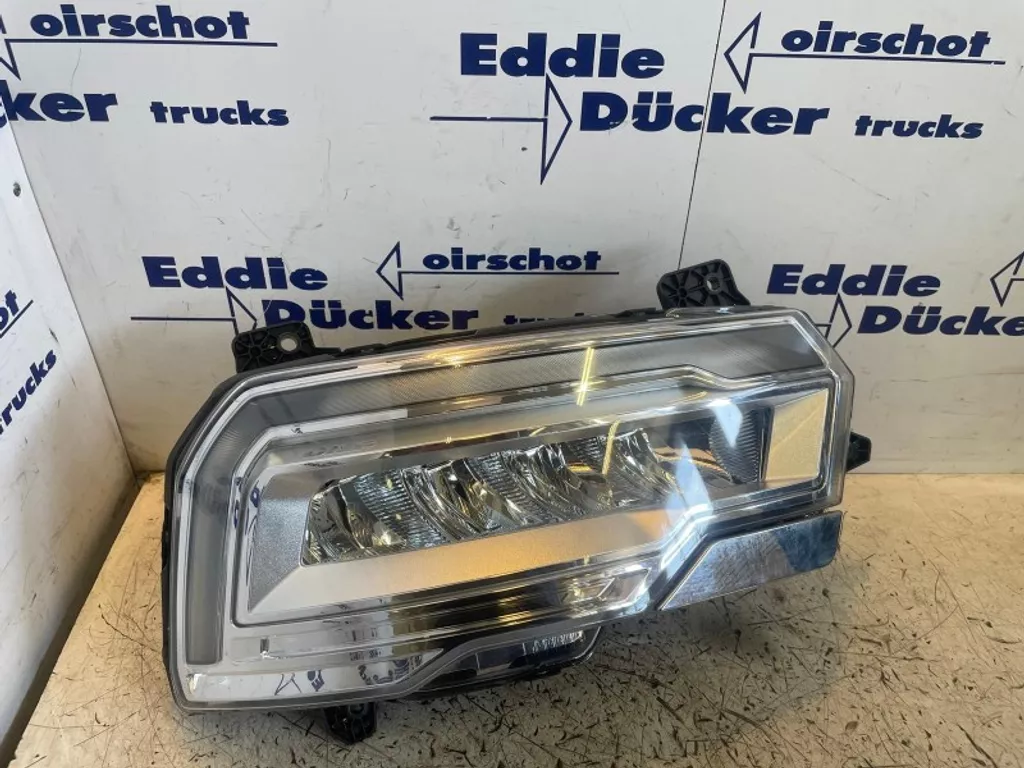 DAF 2188945 LED HEADLIGHT RIGHT
