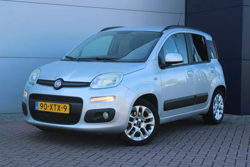 Fiat Panda 0.9 TwinAir Lounge MEENEEMPRIJS INCL. NW APK. - AIRCO - 15'' LMV