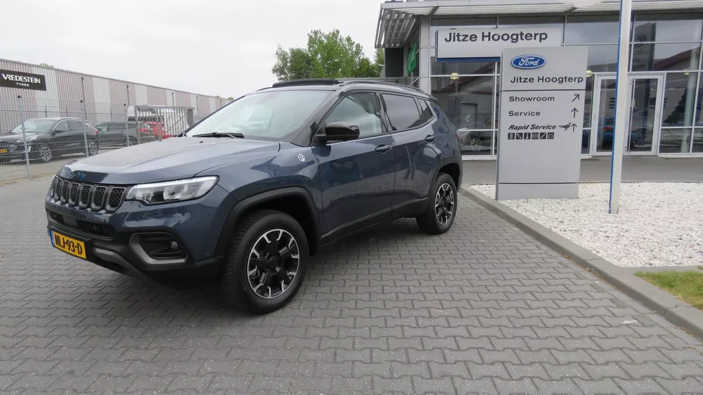 Jeep Compass 4xe 240 Plug-in Hybrid Electric Trailhawk ADAPT. CRUISE, CLIMA, APPLE CARPLAY, NAVI, PANO, KEYLESS, 30.718KM