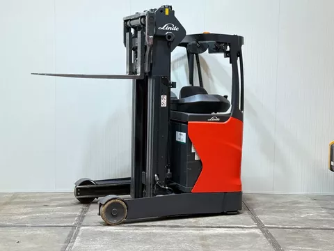 Linde R16 reachtruck triplex Freelift sideshift weegsysteem camera