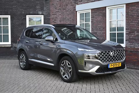 Hyundai Santa Fe 1.6 T-GDI HEV Premium Sky (TREKHAAK)