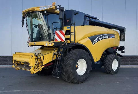 New Holland CX820 COMBINE + MAAIBORD