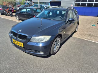 BMW 3-serie Touring 320i 6bak High Executive Leer Nap Apk01-26