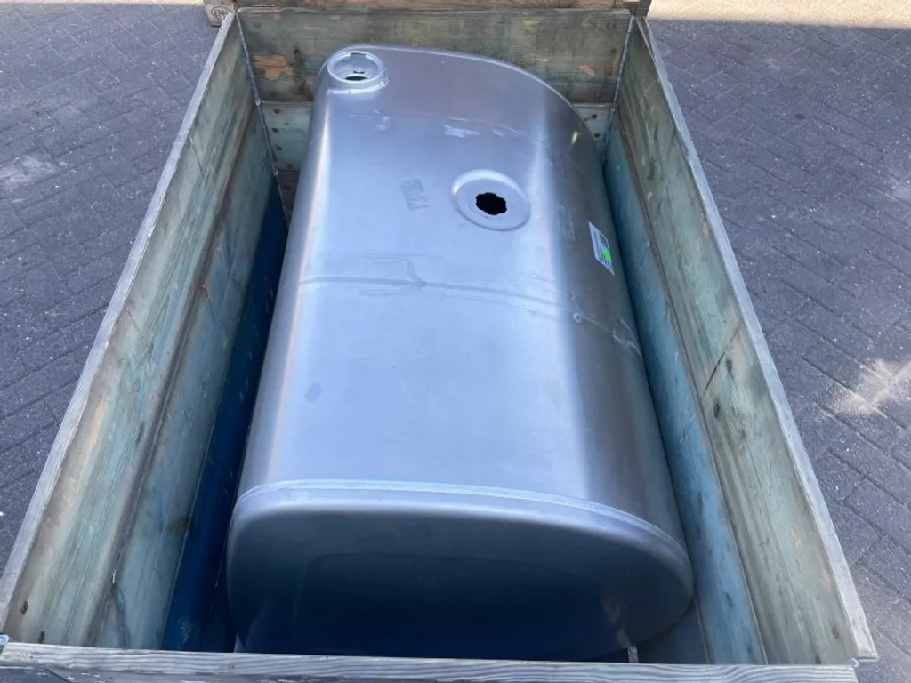 Volvo 21516447 D-BRANDSTOFTANK 405 LTR 100X68X71 CM (ALS NIEUW)