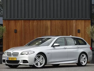 BMW 5 Serie Touring M550d 381PK X-Drive / Alcantara / LED / M-Sport / LED