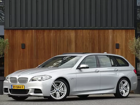 BMW 5 Serie Touring M550d 381PK X-Drive / Alcantara / LED / M-Sport / LED