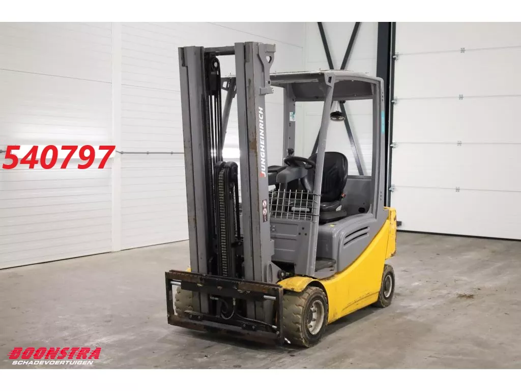 Jungheinrich EFG320 Heftruck BY 2017