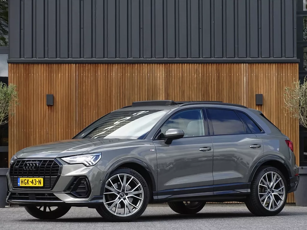 Audi Q3 45 TFSI 230PK Quattro / S-Line / B&amp;O / Audi Exclusive / Matrix