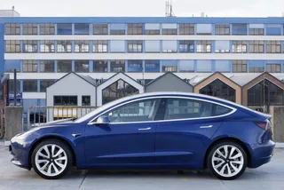 Tesla Model 3 RWD Plus 60 kWh