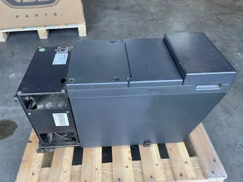 Iveco 504195453 FRIDGE 24 LITER