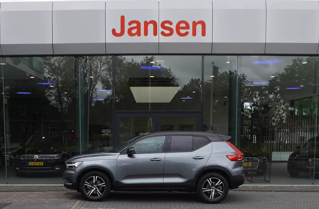 Volvo XC40 2.0 T4 R-Design | Navi | Camera | Alcantara | DAB | 18&quot;