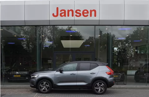 Volvo XC40 2.0 T4 R-Design | Navi | Camera | Alcantara | DAB | 18" Volvo XC40 2.0 T4 R-Design | Navi | Camera | Alcantara | DAB | 18"