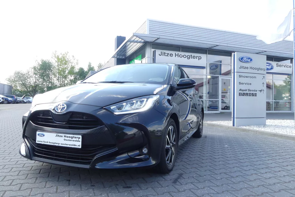Toyota Yaris 1.5 Hybrid TeamD ADAPTIEVE CRUISE, CLIMA, CAMERA, PDC V&amp;A, STOELVERWARMING, 23.223KM
