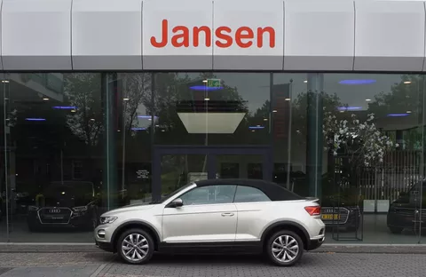 Volkswagen T-Roc Cabrio 1.0 TSI Style | CarPlay | Parkeersensor voor + achter | Stoelverwarming Volkswagen T-Roc Cabrio 1.0 TSI Style | CarPlay | Parkeersensor voor + achter | Stoelverwarming