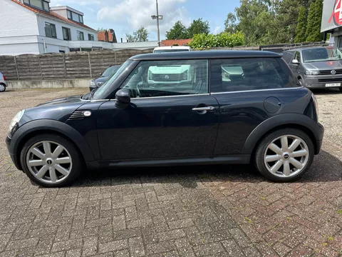 Mini Cooper 1.6,88kw/120pk,6-Bak,Airco,11-2007 Mini Cooper 1.6,88kw/120pk,6-Bak,Airco,11-2007