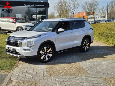Mitsubishi Outlander 2.4 PHEV First Edition. | Nieuw | Direct uit voorraad leverbaa