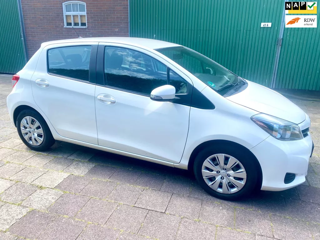 Toyota Yaris 1.0 VVT-i Comfort | Airco | APK |Achter Camera |Trekhaak
