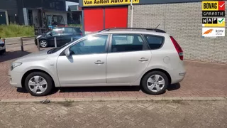 Hyundai I30 CW 1.4i Blue Dynamic prijs is incl nieuwe apk, afleverings beurt en 3 maand garantie op motor en versnellingsbak