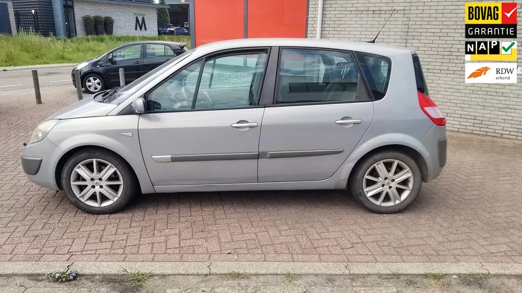 Renault Sc&eacute;nic 2.0-16V Privil&egrave;ge Luxe