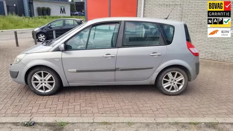 Renault Sc&eacute;nic 2.0-16V Privil&egrave;ge Luxe