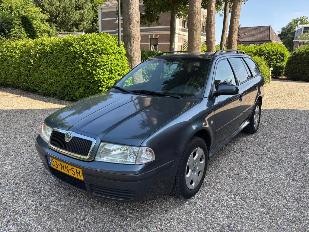Skoda Octavia Combi 1.6 Rider Apk 01-2026 Airco