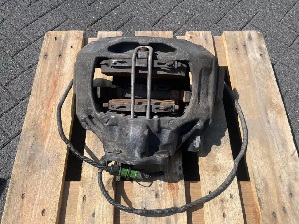 MAN 81.50804-6579 REMKLAUW+REMBLOKKEN LINKS