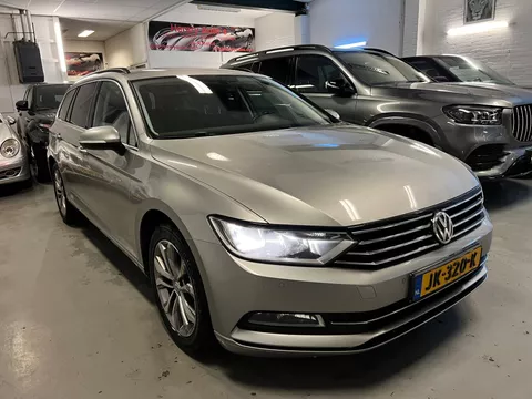 Volkswagen Passat Variant 2.0 TDI Edition R NAVI CLIMA BJ-15