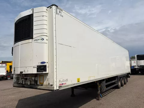 Schmitz Cargobull Good working Carrier Vector, 70 % tyres. Schreiber, writer 260 height SAF Drum