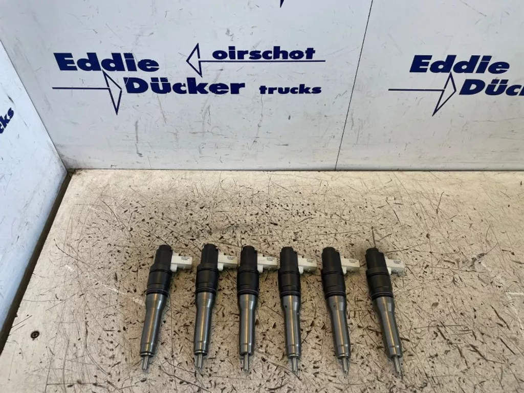 DAF 1661060-1742535-1905002-16889140-1653522-1725282 INJECTOR MX-ENGINE (IN EXCELLENT CONDITION)