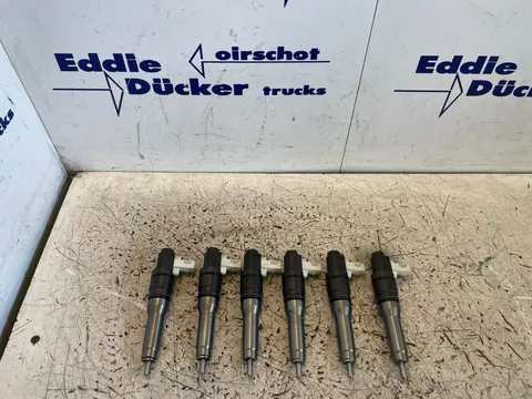 DAF 1661060-1742535-1905002-16889140-1653522-1725282 INJECTOR MX-ENGINE (IN EXCELLENT CONDITION)