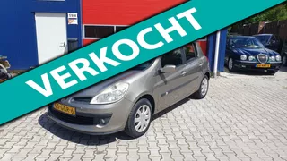 Renault Clio 1.6-16V AUTOMAAT 5 DEURS AIRCO CRUISE