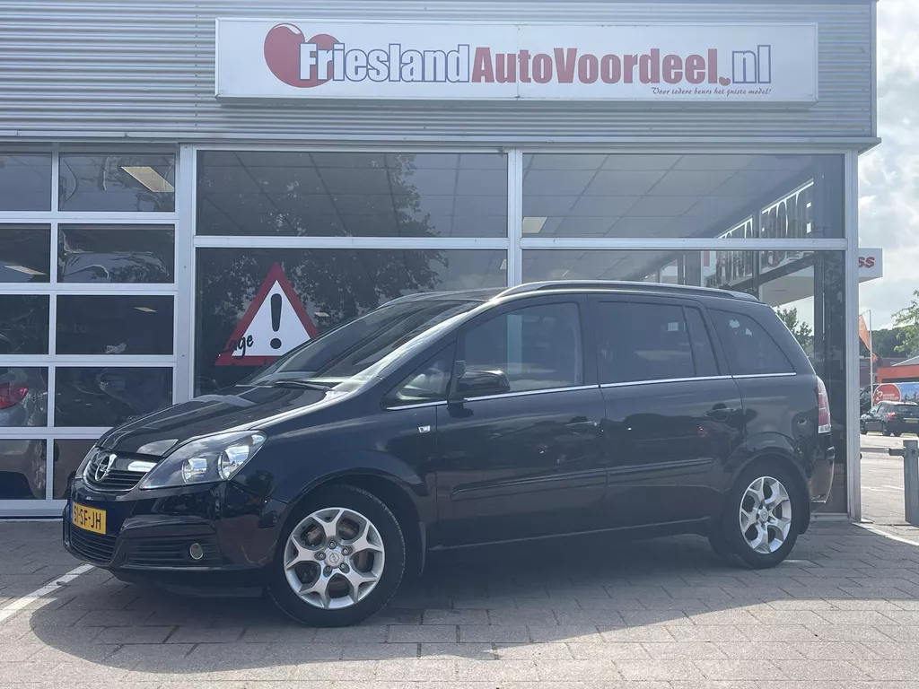Opel Zafira 2.2 Cosmo /Automaat/ 7 persoons/ Cruise/Trekhaak/APK 06-2026/.